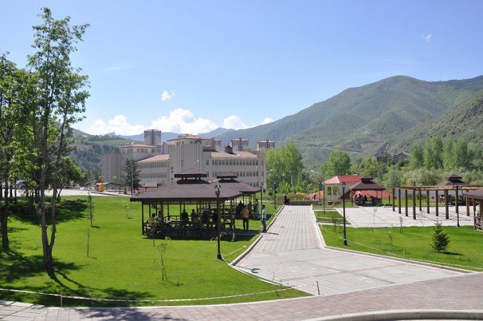 УНИВЕРСИТЕТ ГЮМЮШХАНЕ 4